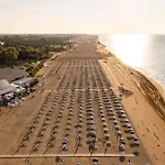 Cozy Flat With Amazing Seaview In Bibione