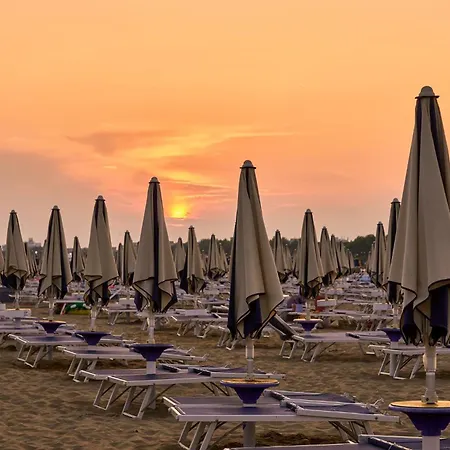 Cozy Flat With Amazing Seaview In * Bibione